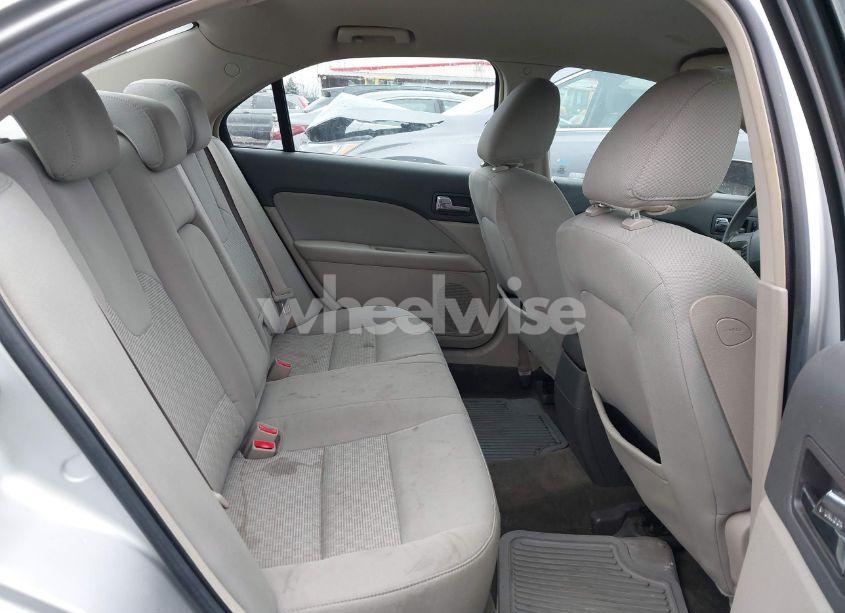 Photo 8 of 2010 Ford Fusion SE (VIN 3FAHP0HA0AR282319)
