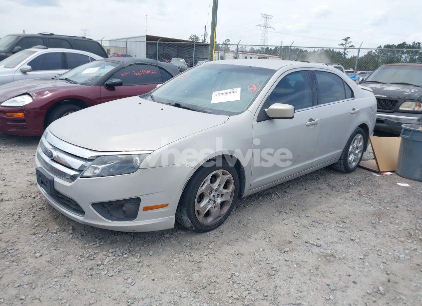 Photo 2 of 2010 Ford Fusion SE (VIN 3FAHP0HA0AR284491)