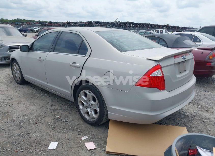 Photo 3 of 2010 Ford Fusion SE (VIN 3FAHP0HA0AR284491)