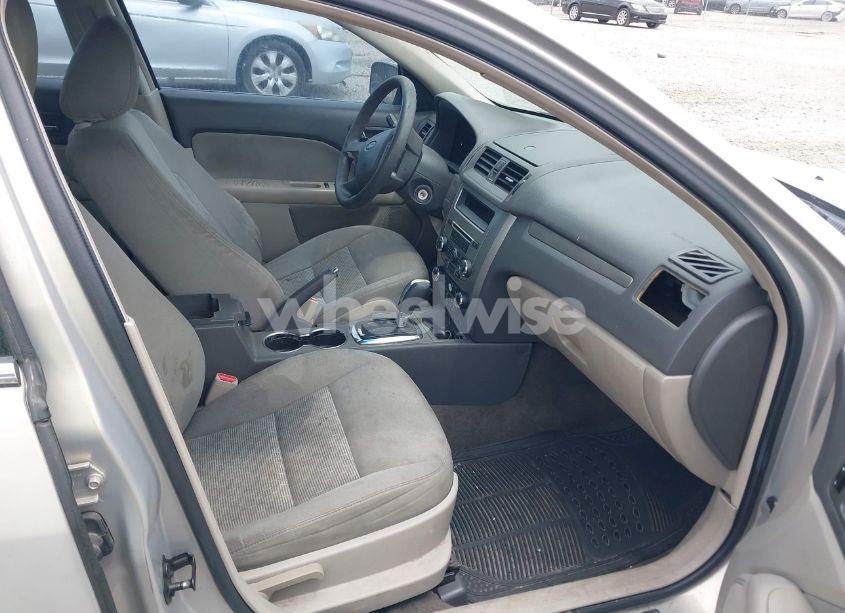 Photo 5 of 2010 Ford Fusion SE (VIN 3FAHP0HA0AR284491)