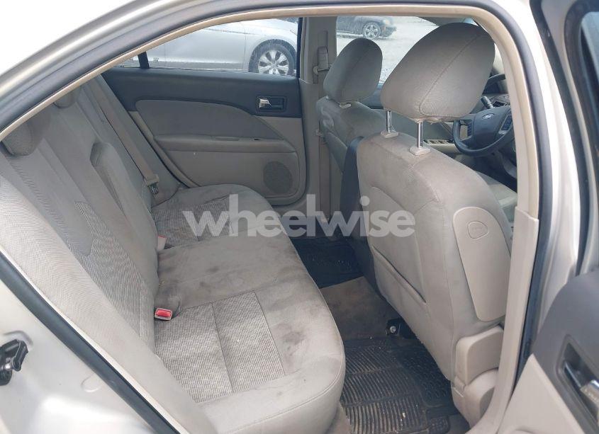 Photo 8 of 2010 Ford Fusion SE (VIN 3FAHP0HA0AR284491)