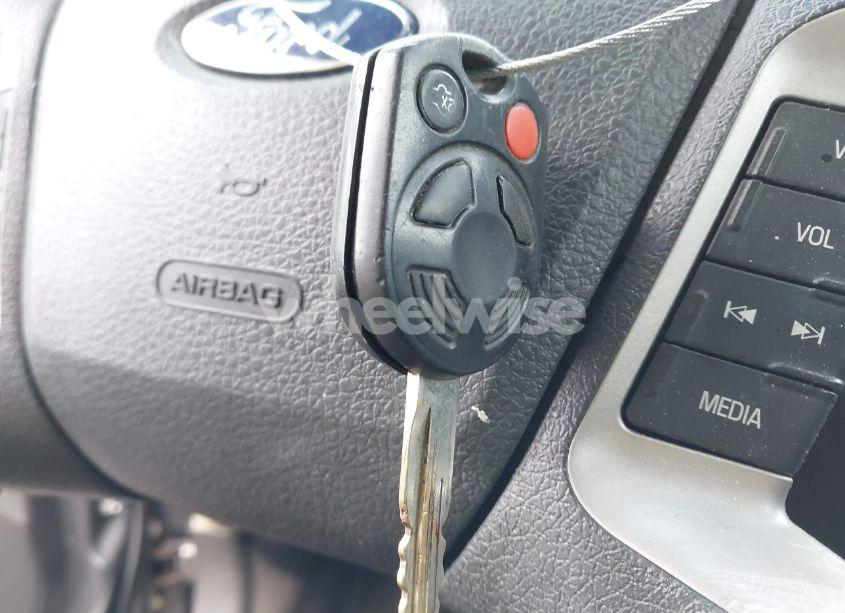 Photo 11 of 2010 Ford Fusion SE (VIN 3FAHP0HA0AR305842)