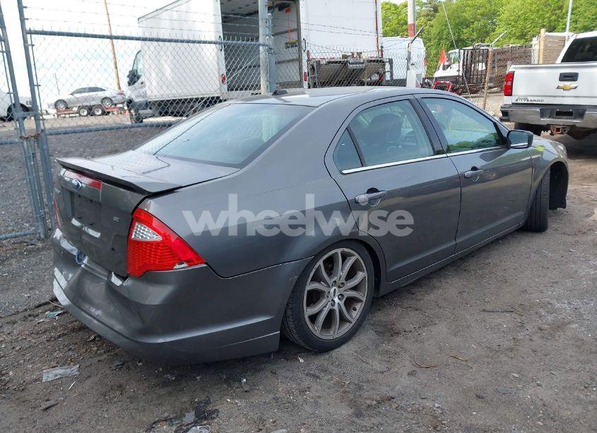 Photo 4 of 2010 Ford Fusion SE (VIN 3FAHP0HA0AR305842)