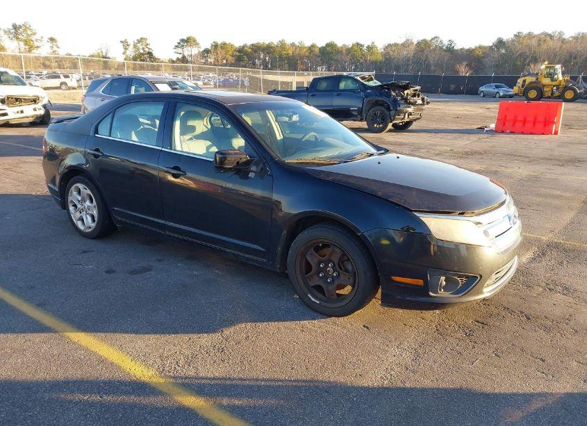 2010 Ford Fusion SE (VIN 3FAHP0HA0AR318462) main photo