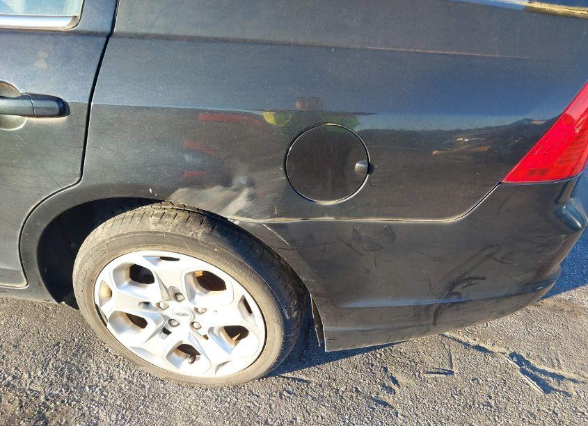 Photo 12 of 2010 Ford Fusion SE (VIN 3FAHP0HA0AR318462)