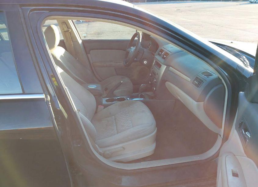 Photo 5 of 2010 Ford Fusion SE (VIN 3FAHP0HA0AR318462)