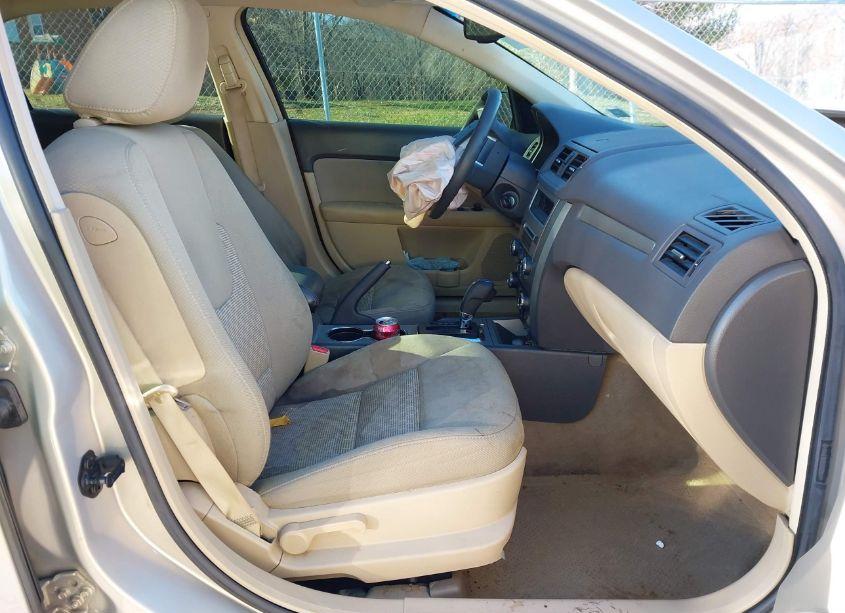 Photo 5 of 2010 Ford Fusion SE (VIN 3FAHP0HA0AR365510)