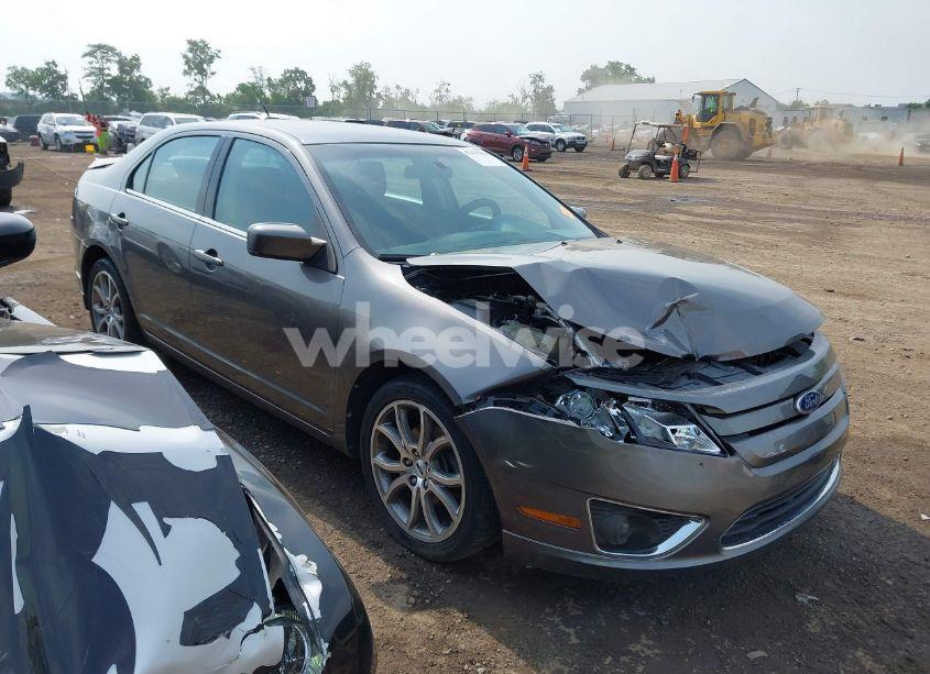 2010 Ford Fusion SE (VIN 3FAHP0HA0AR376376) main photo