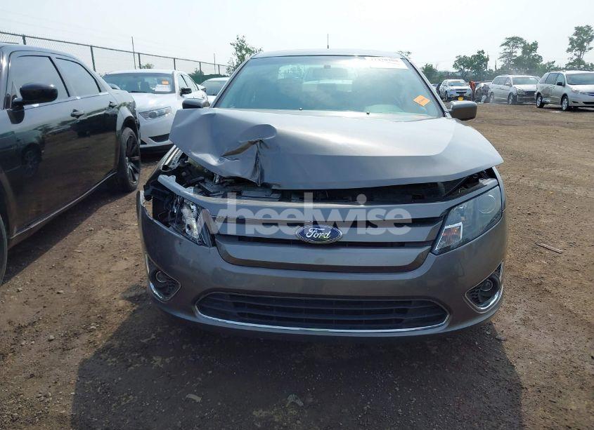 Photo 12 of 2010 Ford Fusion SE (VIN 3FAHP0HA0AR376376)