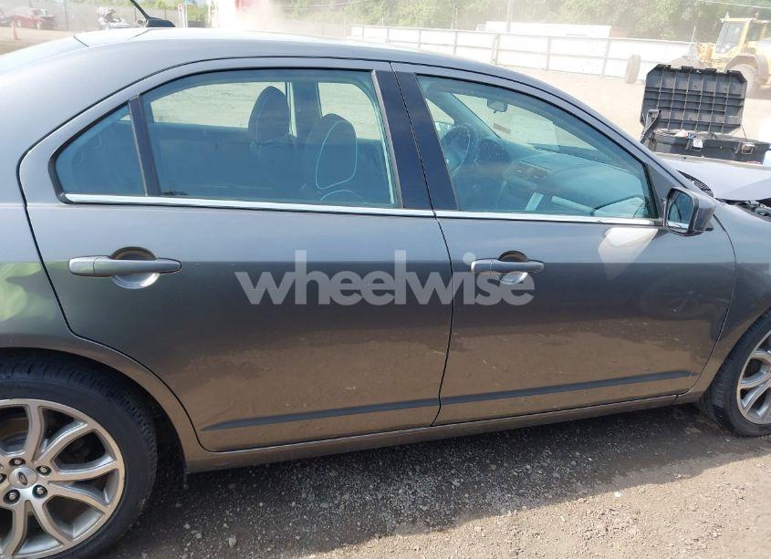 Photo 13 of 2010 Ford Fusion SE (VIN 3FAHP0HA0AR376376)