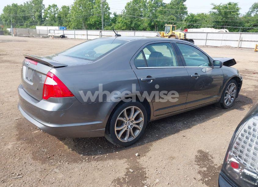 Photo 4 of 2010 Ford Fusion SE (VIN 3FAHP0HA0AR376376)