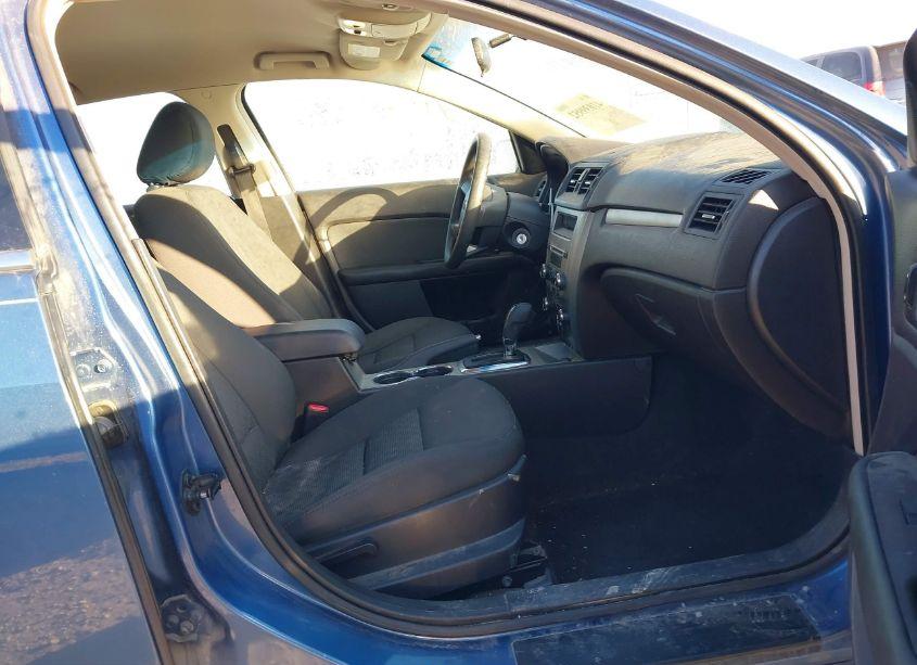 Photo 5 of 2010 Ford Fusion SE (VIN 3FAHP0HA0AR418111)