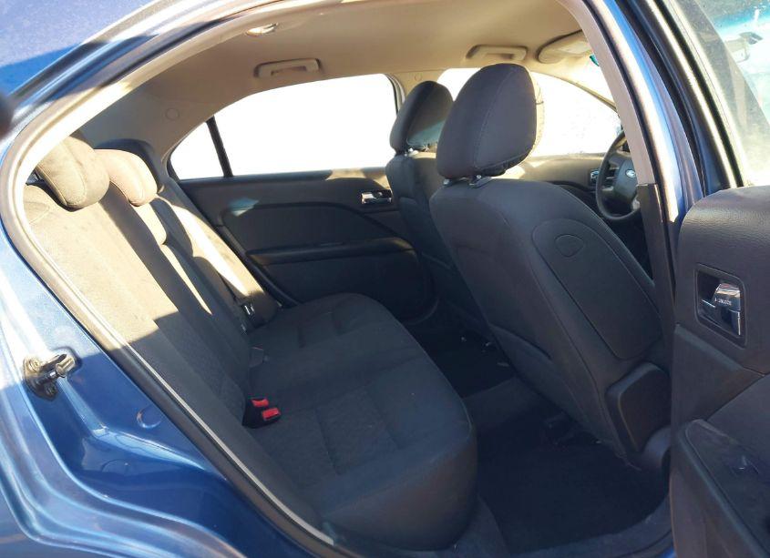 Photo 8 of 2010 Ford Fusion SE (VIN 3FAHP0HA0AR418111)