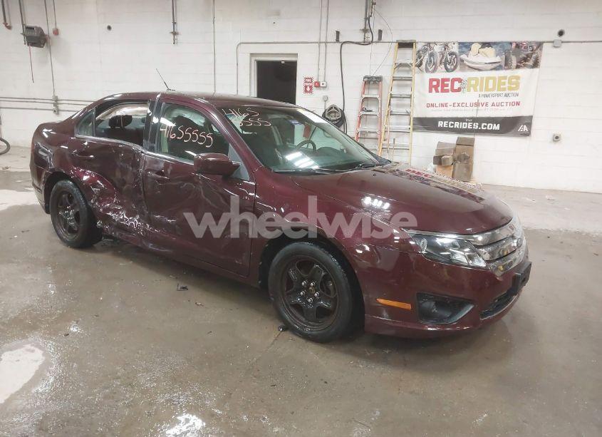 2011 Ford Fusion SE (VIN 3FAHP0HA0BR100216) main photo