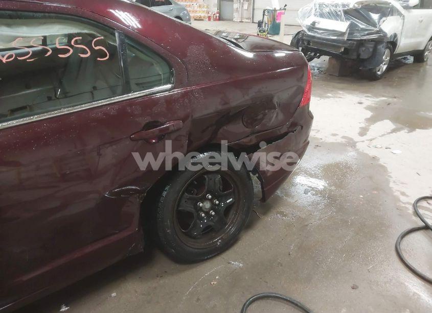 Photo 17 of 2011 Ford Fusion SE (VIN 3FAHP0HA0BR100216)