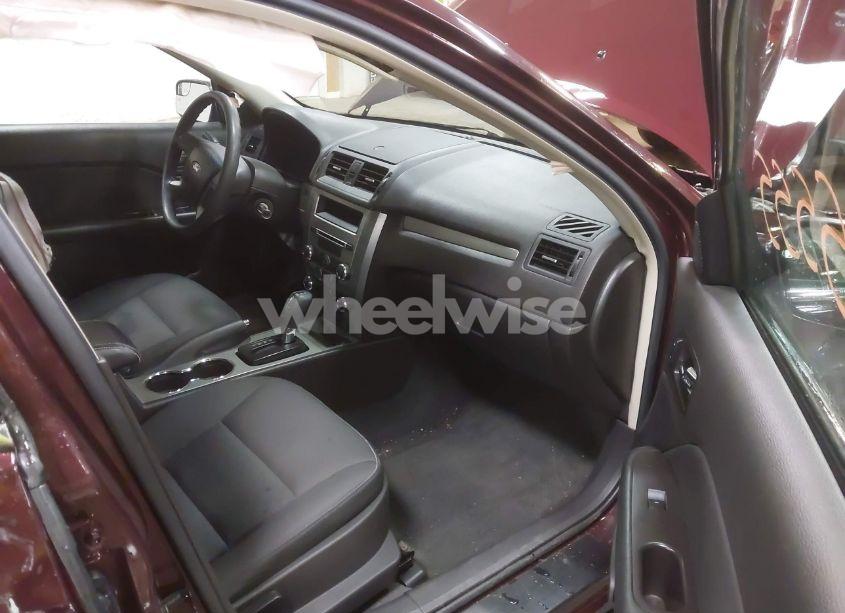 Photo 5 of 2011 Ford Fusion SE (VIN 3FAHP0HA0BR100216)