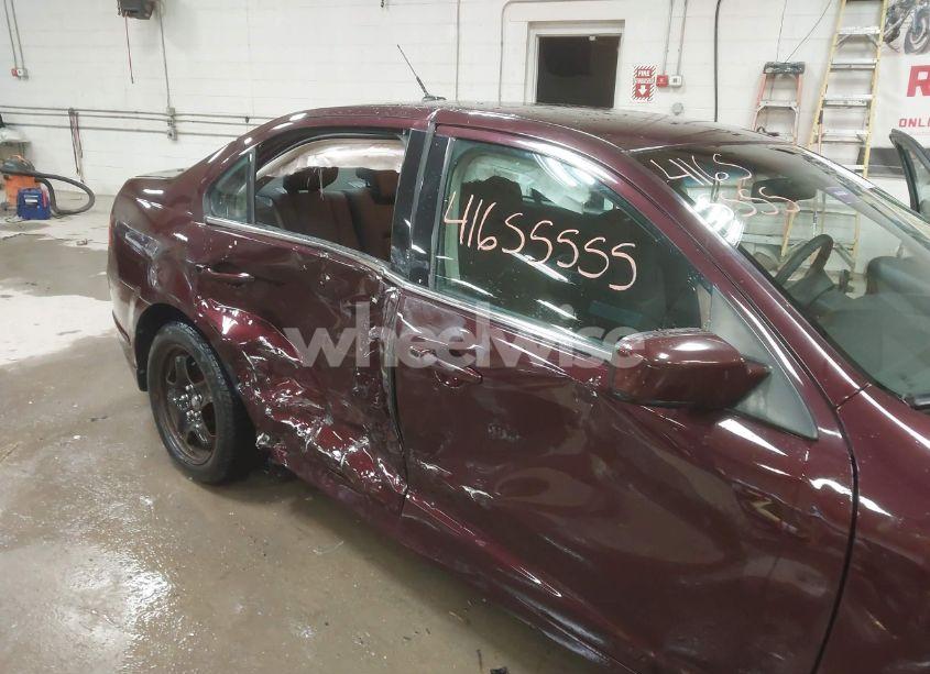 Photo 6 of 2011 Ford Fusion SE (VIN 3FAHP0HA0BR100216)