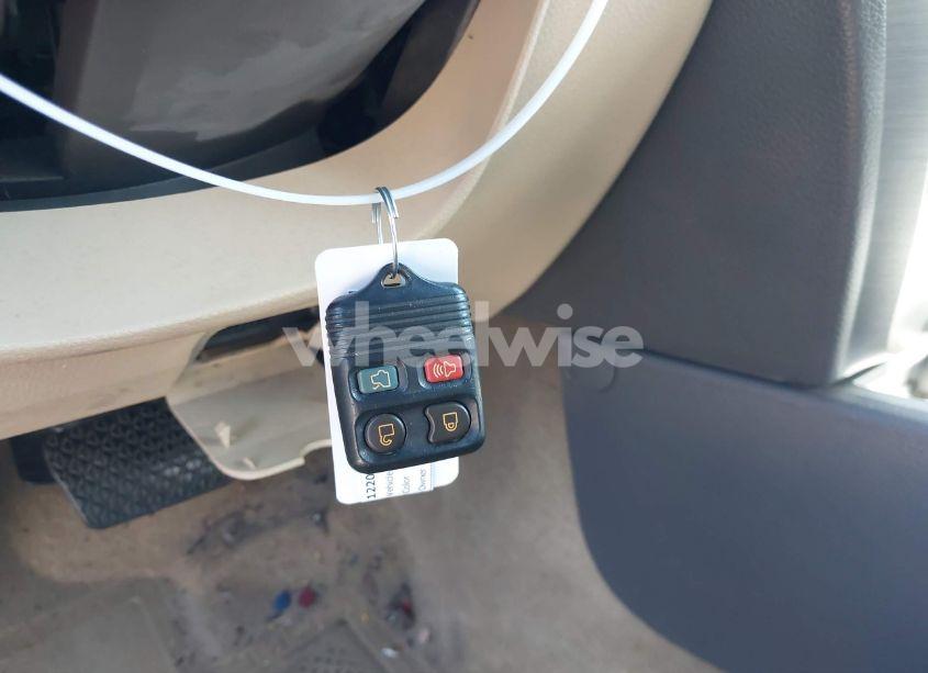 Photo 11 of 2011 Ford Fusion SE (VIN 3FAHP0HA0BR102807)