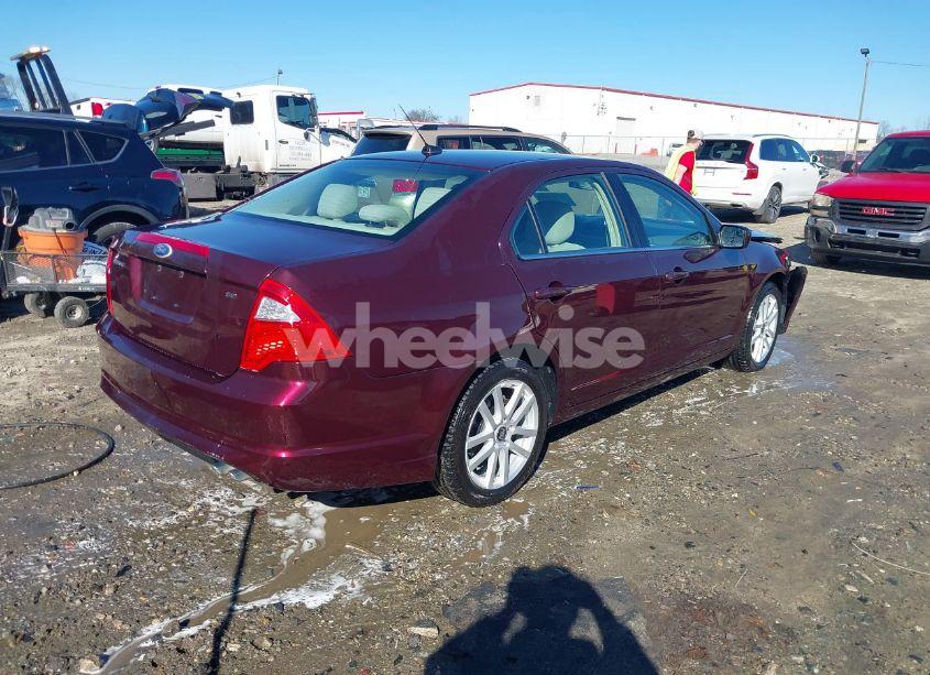 Photo 4 of 2011 Ford Fusion SE (VIN 3FAHP0HA0BR102807)