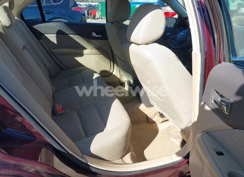 Photo 8 of 2011 Ford Fusion SE (VIN 3FAHP0HA0BR102807)