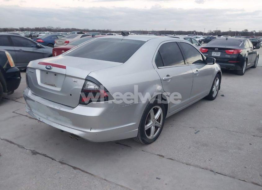 Photo 4 of 2011 Ford Fusion SE (VIN 3FAHP0HA0BR110549)