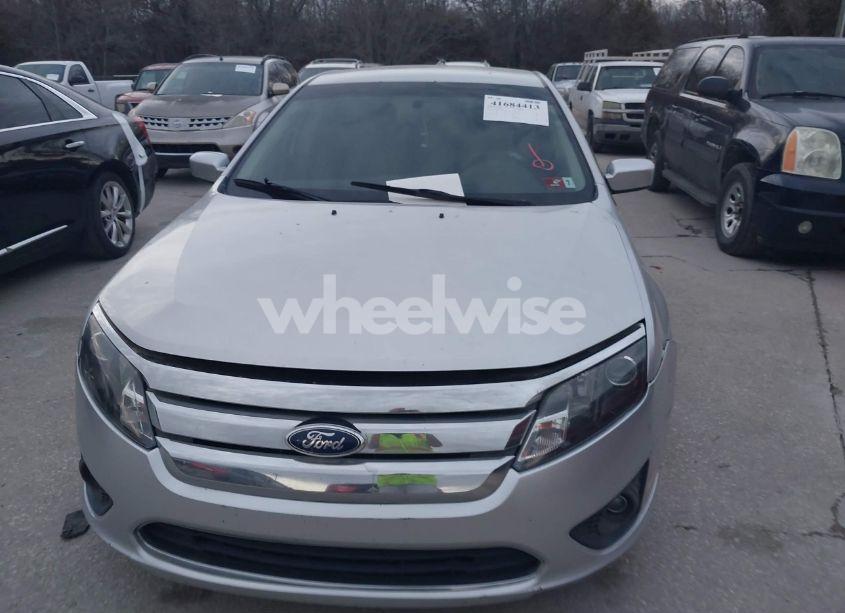 Photo 6 of 2011 Ford Fusion SE (VIN 3FAHP0HA0BR110549)