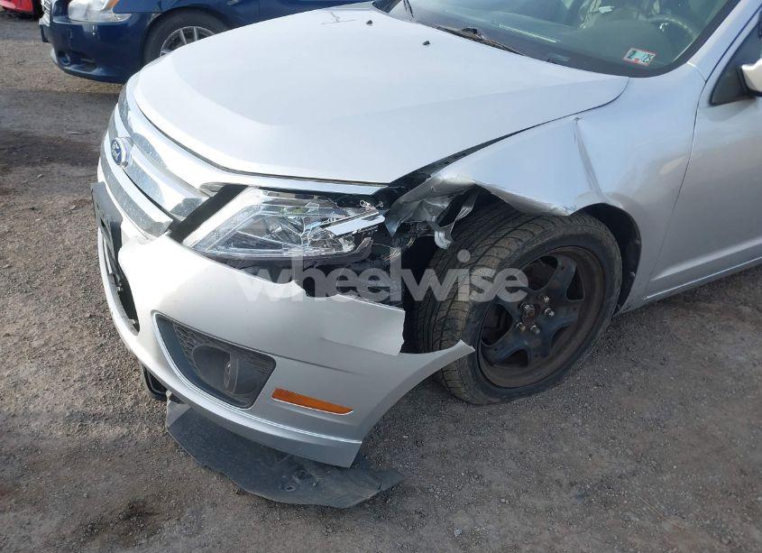 Photo 6 of 2011 Ford Fusion SE (VIN 3FAHP0HA0BR124760)