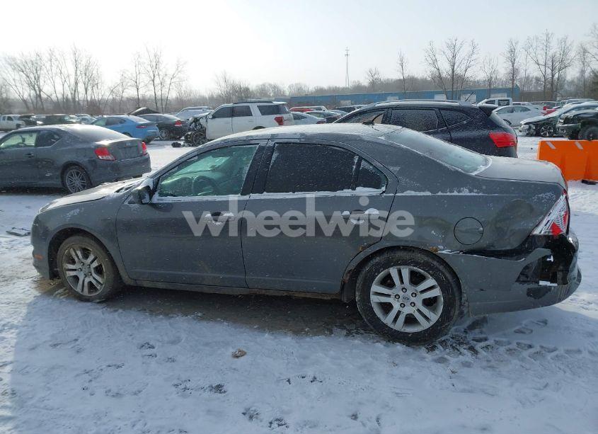 Photo 14 of 2011 Ford Fusion SE (VIN 3FAHP0HA0BR147651)