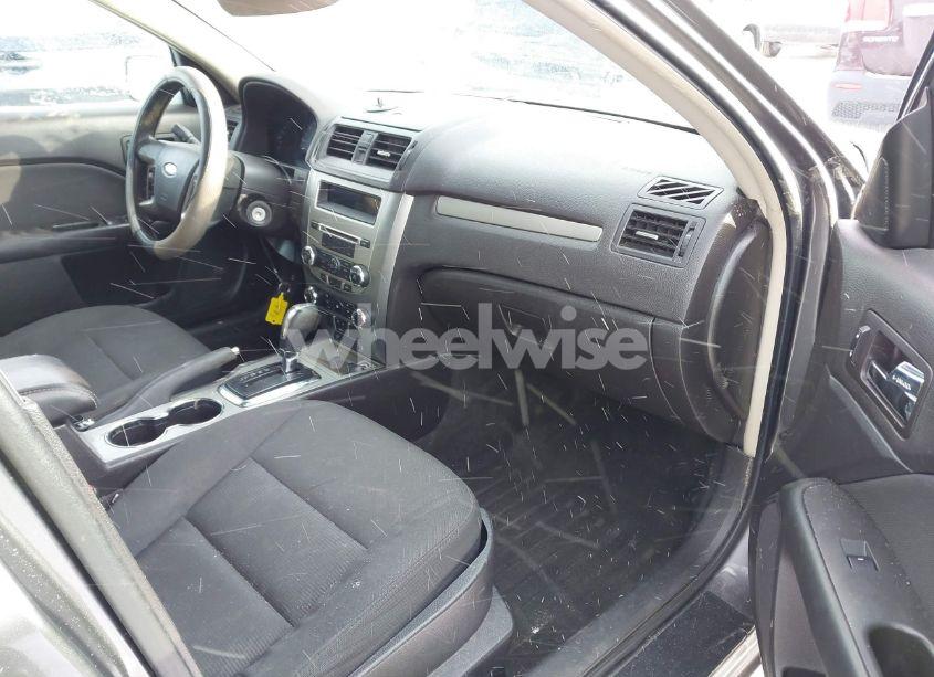 Photo 5 of 2011 Ford Fusion SE (VIN 3FAHP0HA0BR147651)