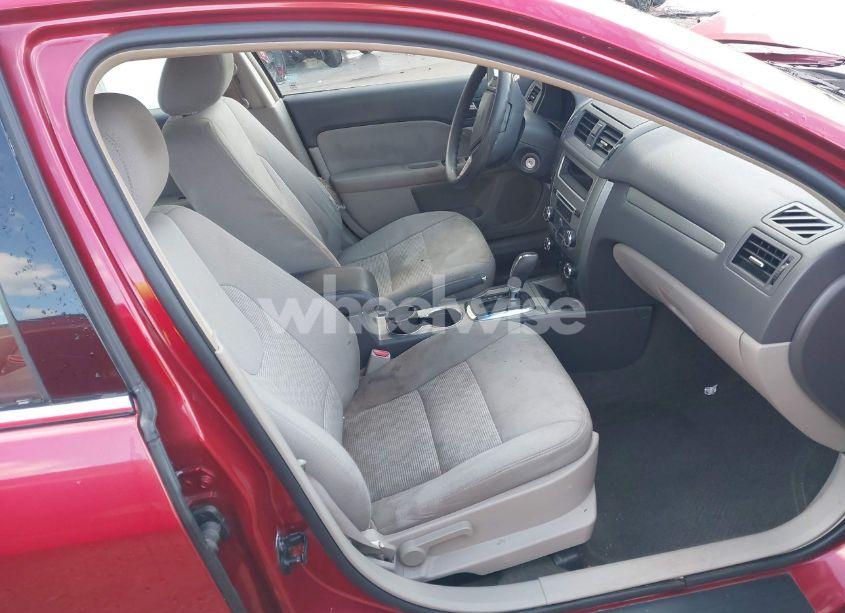 Photo 5 of 2011 Ford Fusion SE (VIN 3FAHP0HA0BR164336)