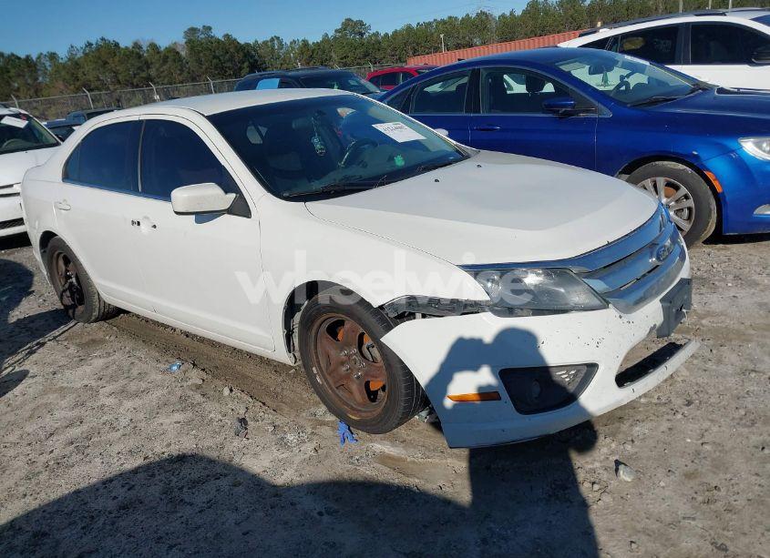 2011 Ford Fusion SE (VIN 3FAHP0HA0BR173750) main photo