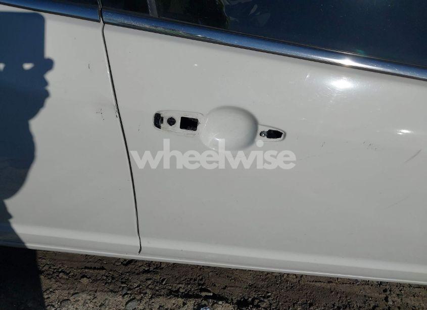 Photo 13 of 2011 Ford Fusion SE (VIN 3FAHP0HA0BR173750)