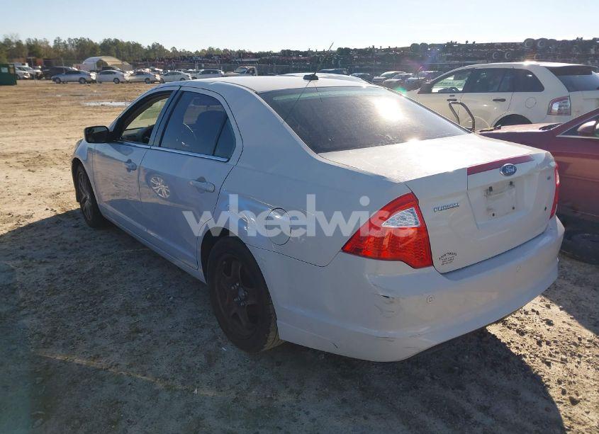 Photo 3 of 2011 Ford Fusion SE (VIN 3FAHP0HA0BR173750)