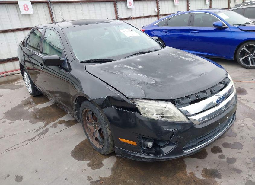 2011 Ford Fusion SE (VIN 3FAHP0HA0BR201014) main photo