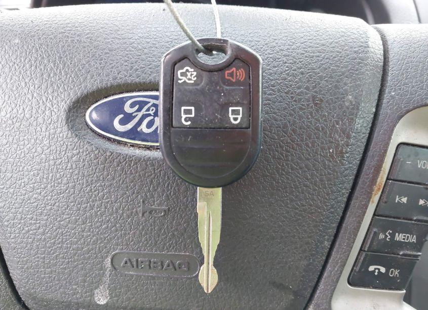 Photo 11 of 2011 Ford Fusion SE (VIN 3FAHP0HA0BR201014)