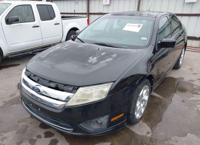 Photo 2 of 2011 Ford Fusion SE (VIN 3FAHP0HA0BR201014)