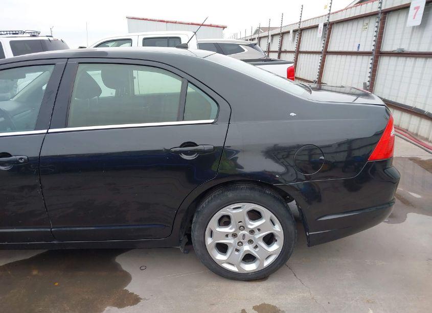 Photo 20 of 2011 Ford Fusion SE (VIN 3FAHP0HA0BR201014)