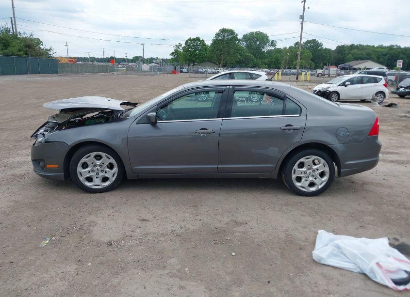 Photo 13 of 2011 Ford Fusion SE (VIN 3FAHP0HA0BR212935)