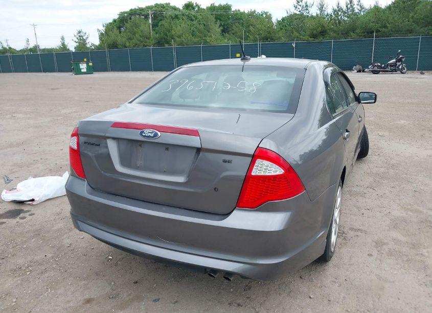 Photo 4 of 2011 Ford Fusion SE (VIN 3FAHP0HA0BR212935)