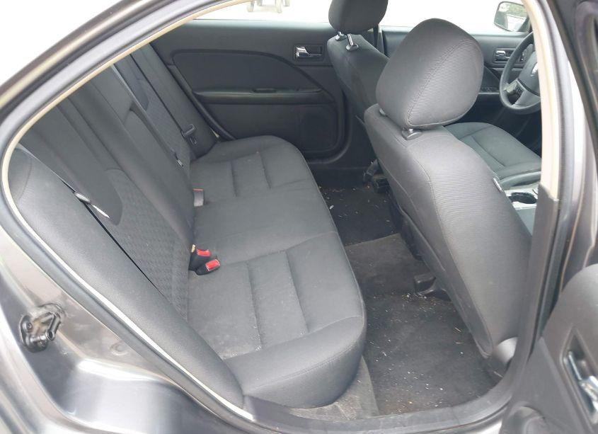Photo 8 of 2011 Ford Fusion SE (VIN 3FAHP0HA0BR212935)