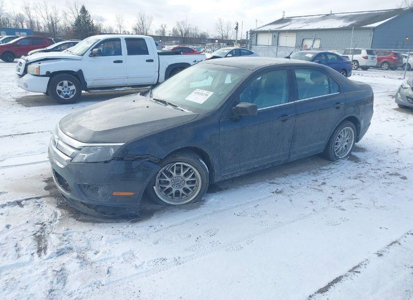 Photo 2 of 2011 Ford Fusion SE (VIN 3FAHP0HA0BR213888)