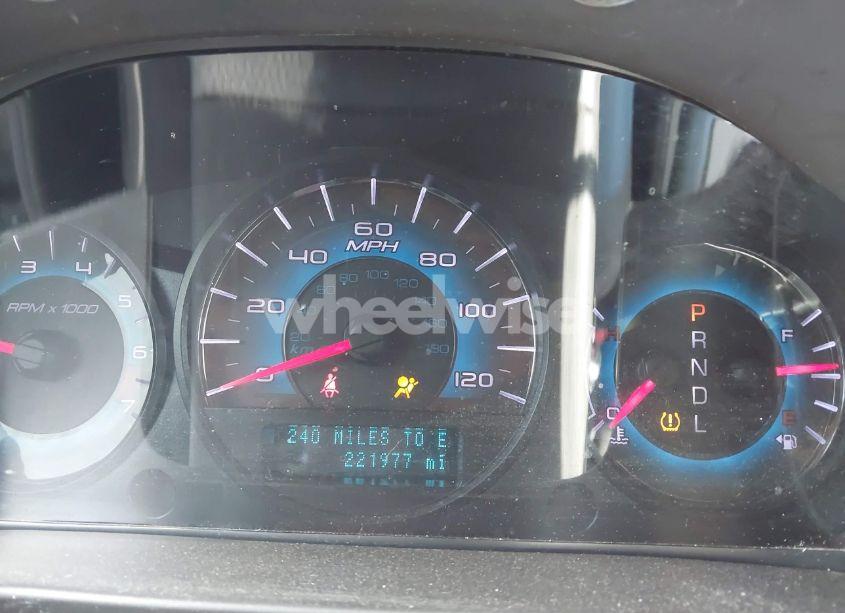 Photo 7 of 2011 Ford Fusion SE (VIN 3FAHP0HA0BR229430)