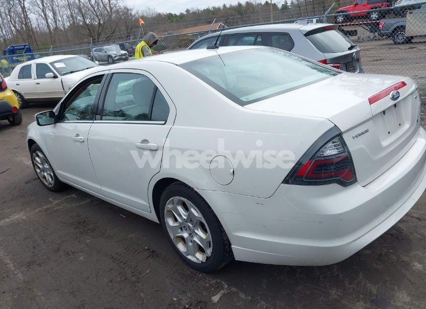 Photo 3 of 2011 Ford Fusion SE (VIN 3FAHP0HA0BR283360)