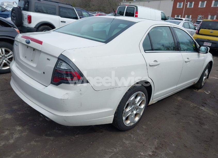 Photo 4 of 2011 Ford Fusion SE (VIN 3FAHP0HA0BR283360)
