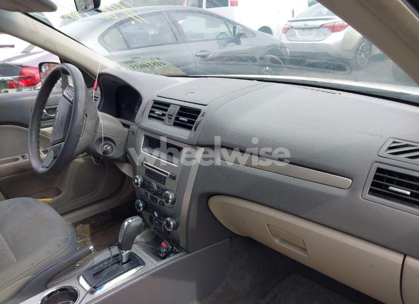 Photo 5 of 2011 Ford Fusion SE (VIN 3FAHP0HA0BR283360)