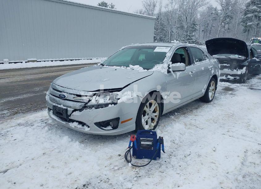 Photo 2 of 2012 Ford Fusion SE (VIN 3FAHP0HA0CR111993)