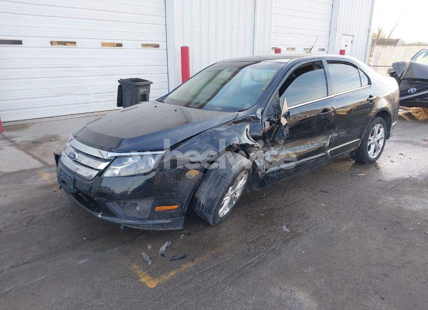 Photo 2 of 2012 Ford Fusion SE (VIN 3FAHP0HA0CR122590)