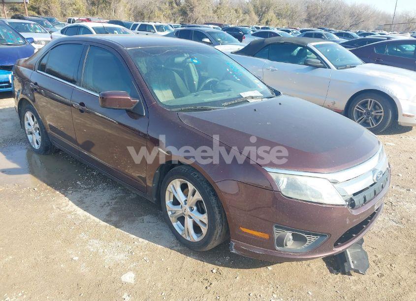2012 Ford Fusion SE (VIN 3FAHP0HA0CR141592) main photo
