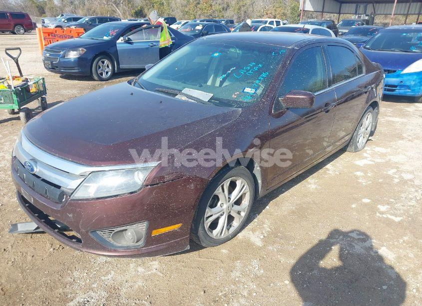 Photo 2 of 2012 Ford Fusion SE (VIN 3FAHP0HA0CR141592)