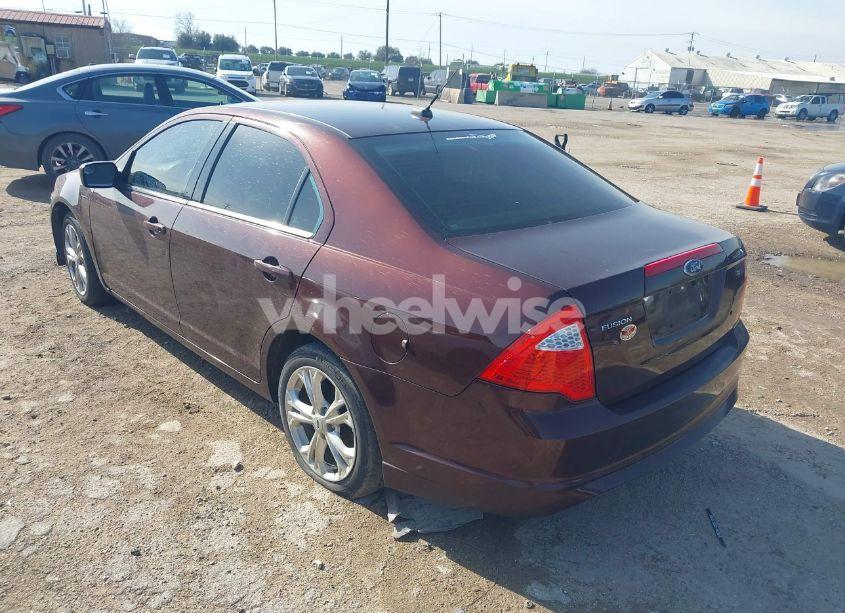 Photo 3 of 2012 Ford Fusion SE (VIN 3FAHP0HA0CR141592)